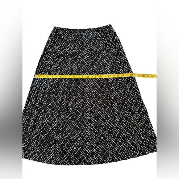LESLIE FAY Black Pleated Skirt Vintage Abstract Design Stretch Waist - Size 8 - Picture 6 of 13
